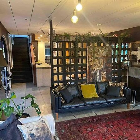 Electric Waihi Beach House - Family & Dog Friendly, Close To Beach, Pool Table, Outdoor Fire Room, Skate Ramp Bowentown Ngoại thất bức ảnh